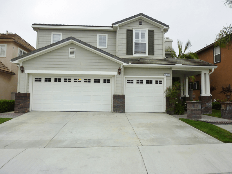 Accents Compliment Roof Color & Garage Accents